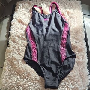 Speedo Youth 14 Yera /32  Black and Hot Pink Women's One-Piece Swimsuit